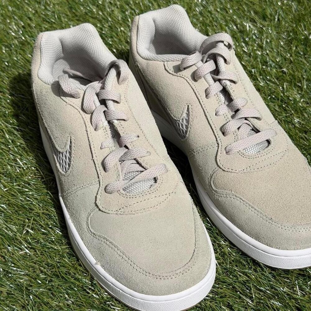 Nike Women's Green and Khaki Trainers